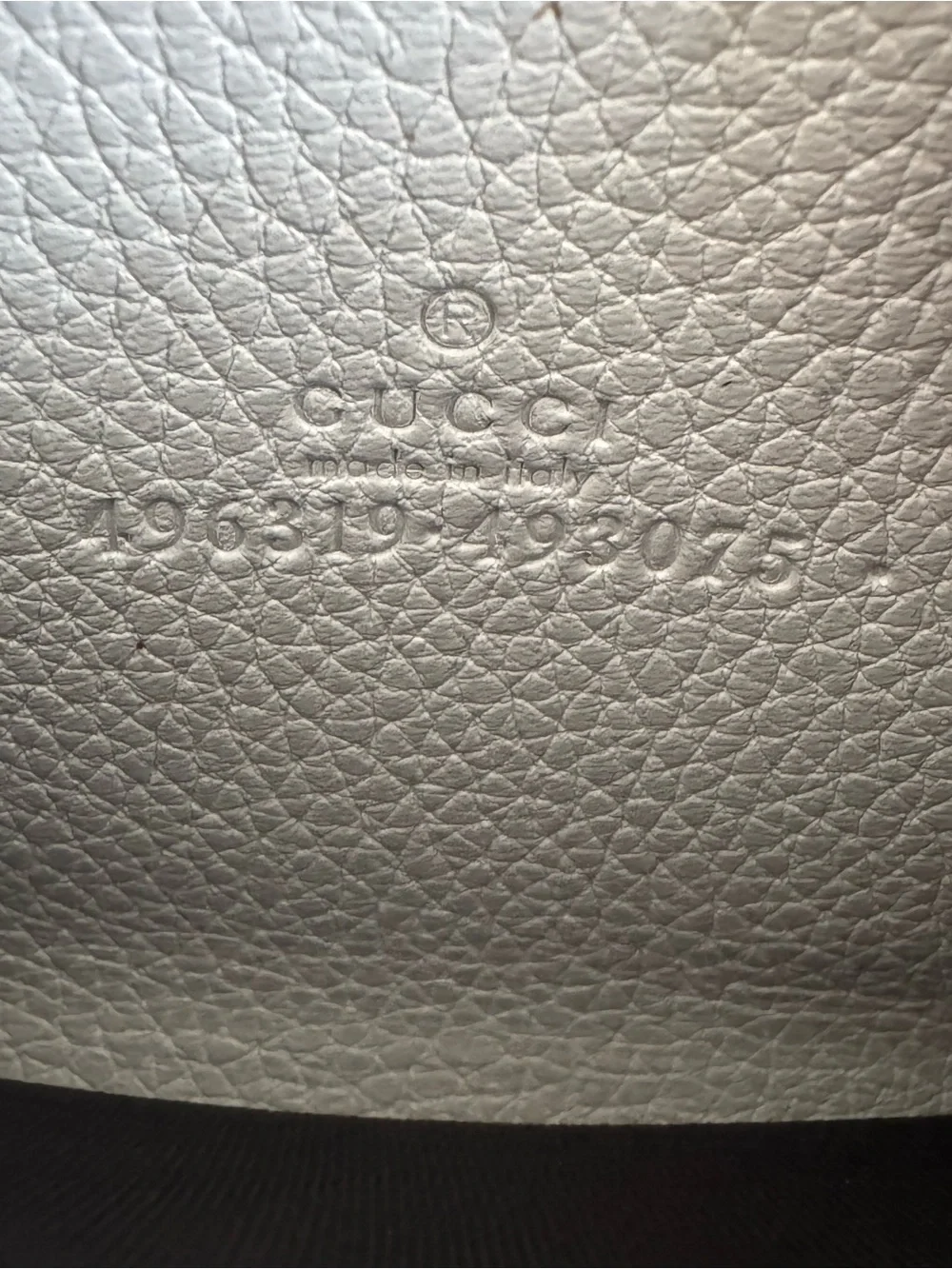 Gucci Cream Pebble Leather Zip Wallet - Picture 3 of 6